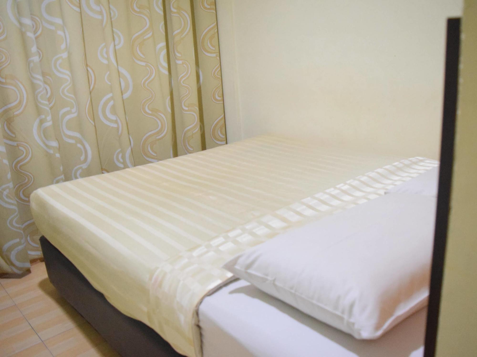 Dj Citi Inn Hotel Kuala Terengganu Exterior photo